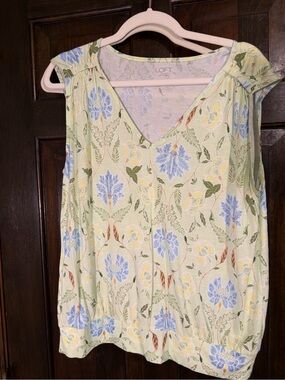LOFT Pale Green Floral V-Neck Sleeveless top